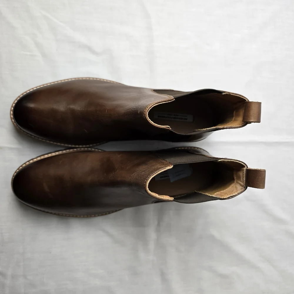 DAILY DEAL!!! Reserved Footware New York. Elegant Dark Brown Leather Ankle Boots - Picture 6 of 6